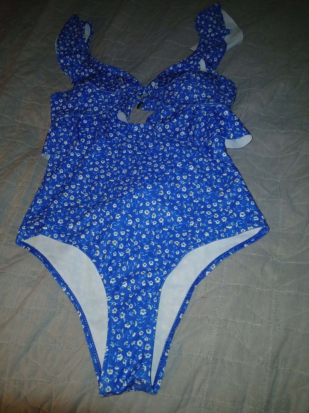 Women's Blue Floral Ruffle One-Piece Swimsuit Size M